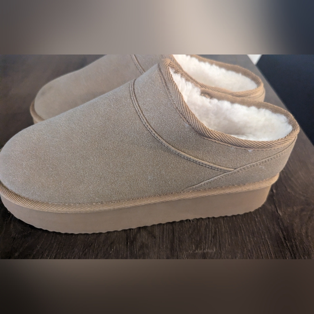 American Eagle Slippers